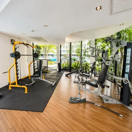 Studio Lounge Pool & Gym Near Bts Punawitti