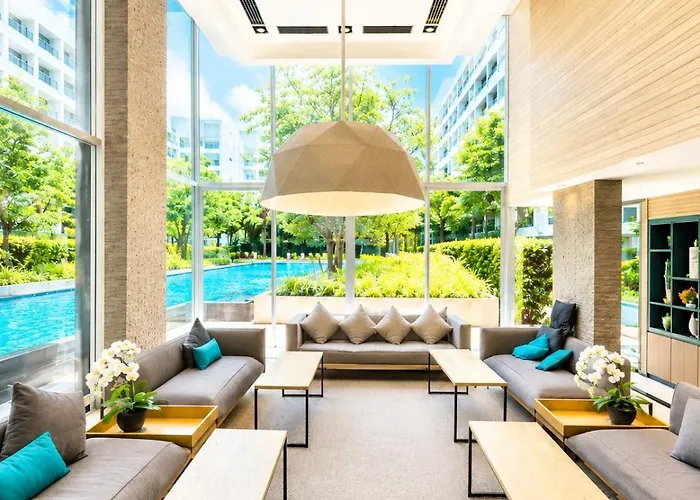 Lounge Pool & Gym Near Bts Punawitti 아파트호텔 3*