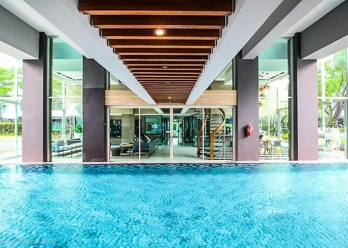 Lounge Pool & Gym Near Bts Punawitti 아파트호텔 방콕