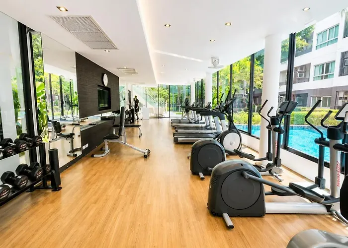 Lounge Pool & Gym Near Bts Punawitti 방콕