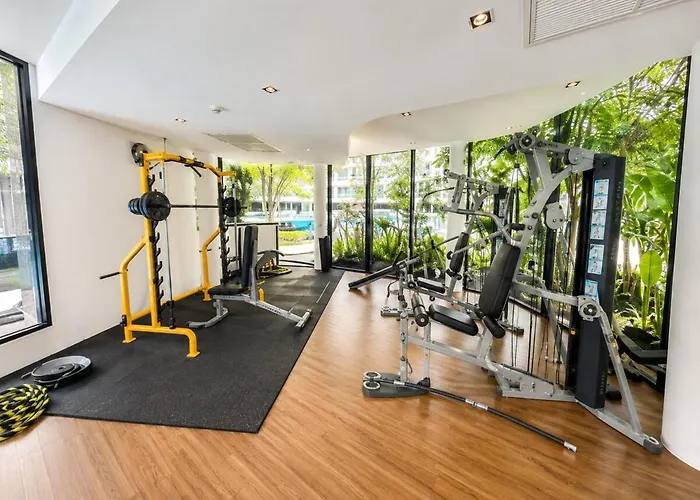 Lounge Pool & Gym Near Bts Punawitti 아파트호텔