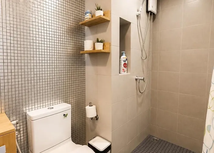 Lounge Pool & Gym Near Bts Punawitti 아파트호텔 3*